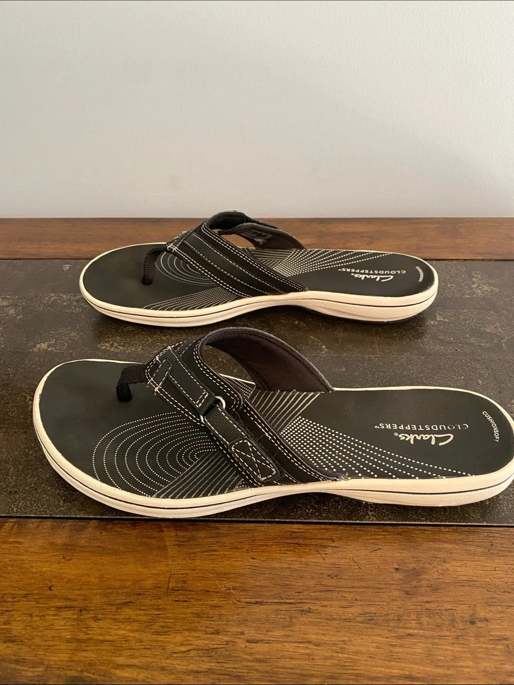 Clarks Women’s Cloudsteppers Flip-flops
